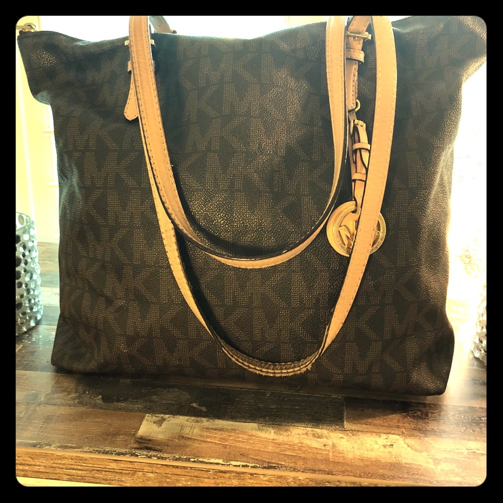 💸REDUCED PRICE💸 Monogram Michael Kors Purse